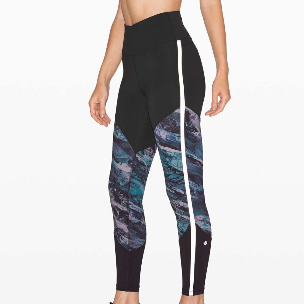 Lululemon Run to Reset Tight 25" Black / Frozen Island Multi